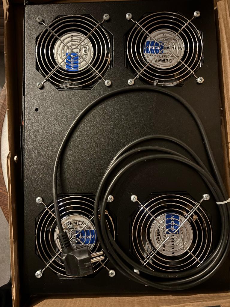 Logon 1U rack ventilator module met thermostaat (4 fans), Computers en Software, Serverkasten, Ophalen, Nieuw