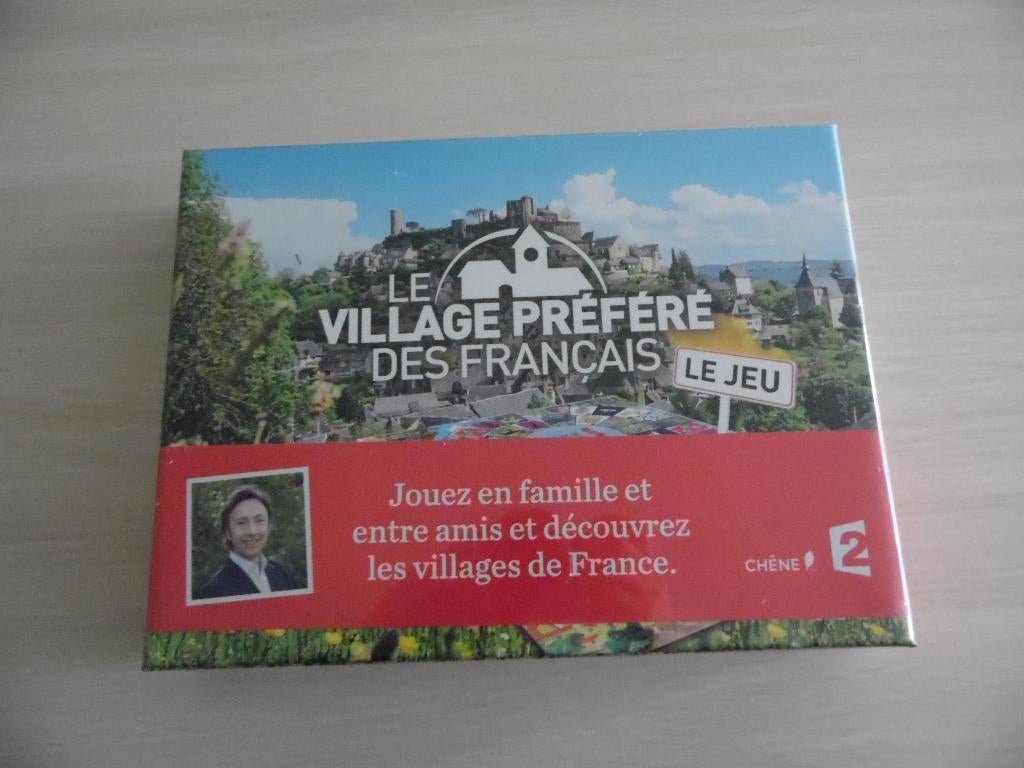 LE VILLAGE PRÉFÉRÉ DES FRANÇAIS    NEUF SOUS BLISTER, Trois ou quatre joueurs, Enlèvement ou Envoi, Neuf, Chêne