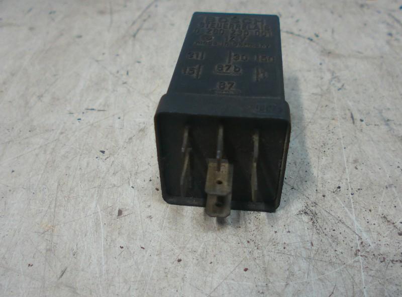 RELAIS BMW 3 serie (E30 / 2) (E30 / 4) (0-280-230-001), Gebruikt, Info@VerberkAutodemontage.nl, Nijverheidstraat 1a 1a
5405 AJ  UDEN, NL