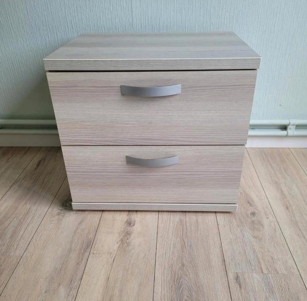 Nachtkastje, Ophalen