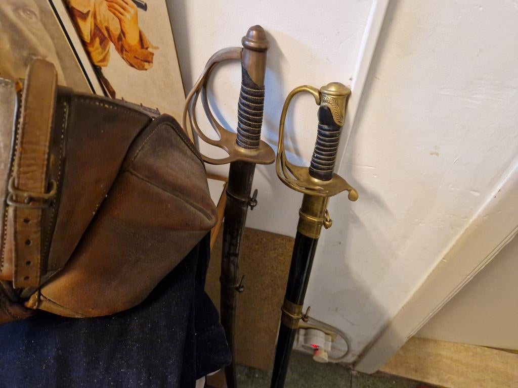 Sabels stuk 120€ en voor de 2 stuks 200€, Verzamelen, Militaria | Algemeen, Ophalen of Verzenden