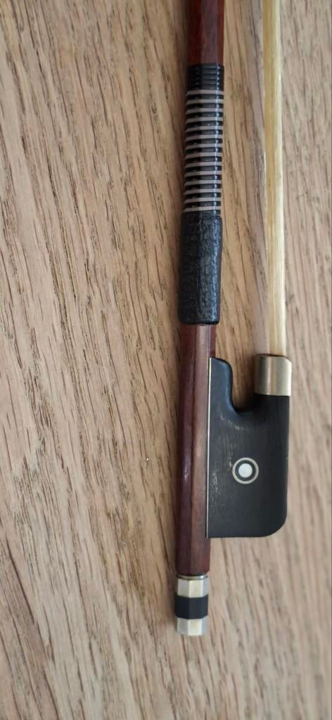 Strijkstok voor cello, Enlèvement