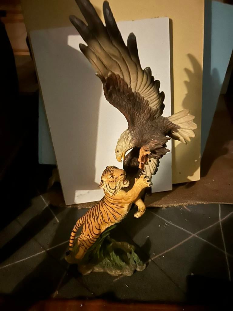 Statue d'aigle, Enlèvement ou Envoi, Comme neuf, Animal