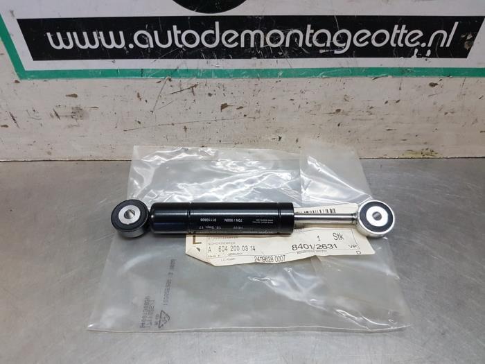 Amortisseur de vibrations d'un Mercedes E-Klasse (E-Klasse 9, Neuf, -, -, Enlèvement ou Envoi