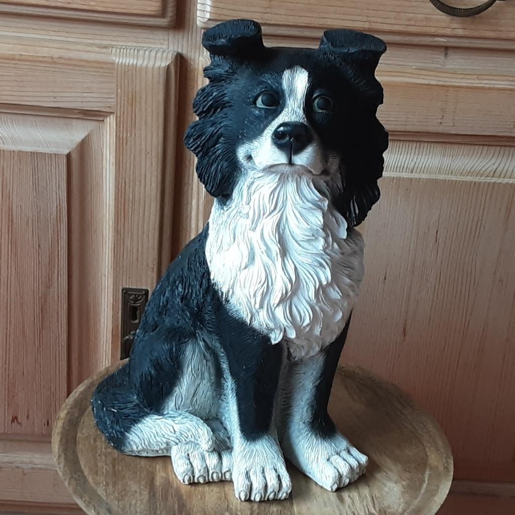 Leuke kunststof beeld Hond H35cm, Ophalen of Verzenden, Kunststof, Dierenbeeld