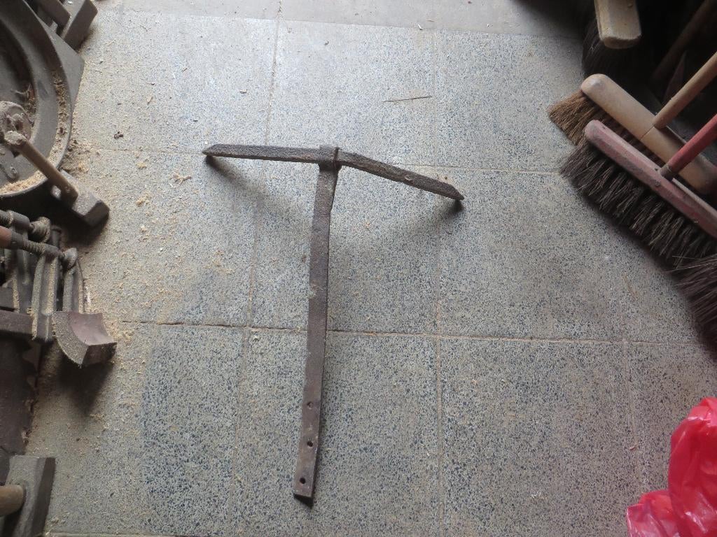 ancienne ancre murale, Enlèvement