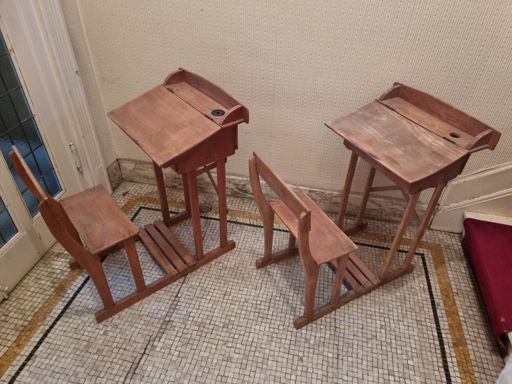 Oude kleine houten kinderbureaus in goede staat, Kinderen en Baby's