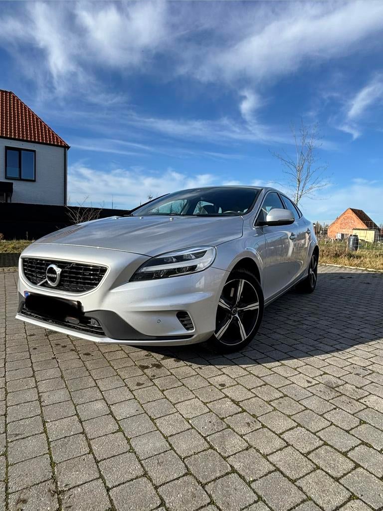Volvo V40 T2 R-design te koop, Automaat, Zwart, 5 deurs, Particulier