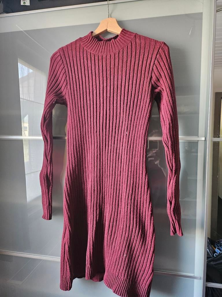 Hollister wollen jurk, Enlèvement