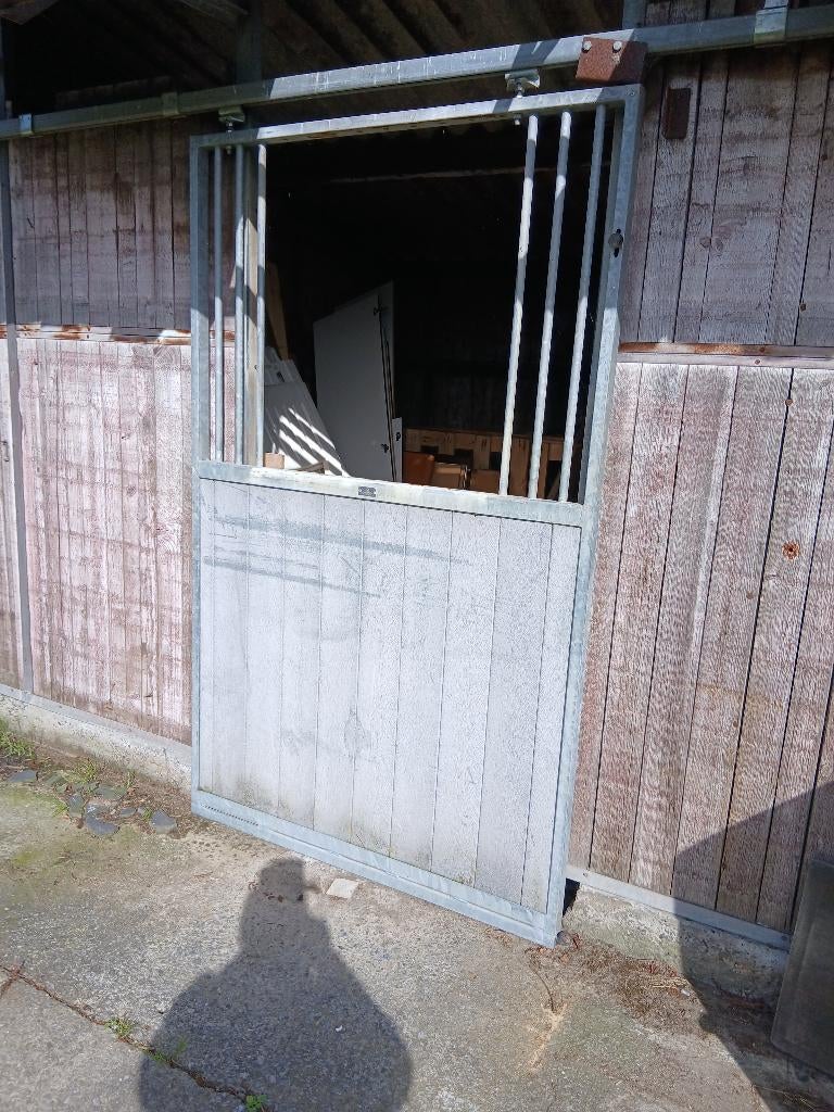 staldeur paarden, Stalling