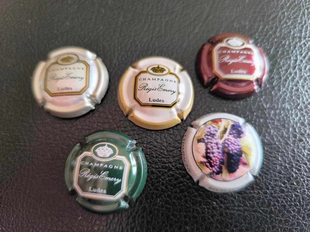 5 Champagne capsules Regis Emery, Ophalen of Verzenden