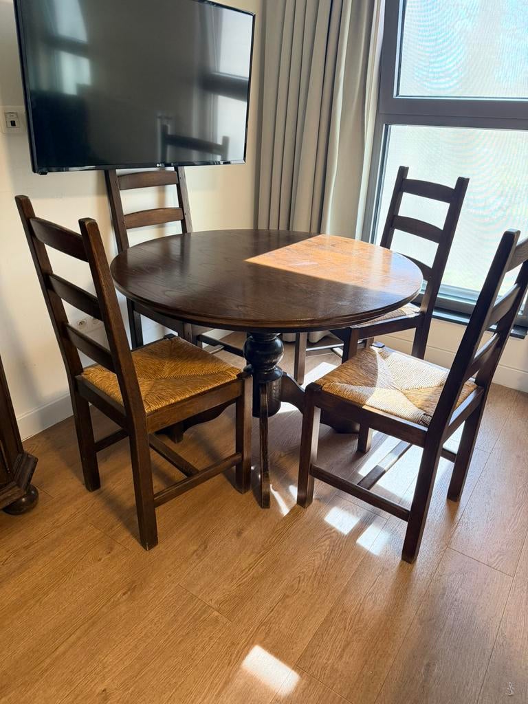 Ronde houten eettafel met vier stoelen - landelijke stijl, Huis en Inrichting, Ophalen, Gebruikt, Vier personen, Rond