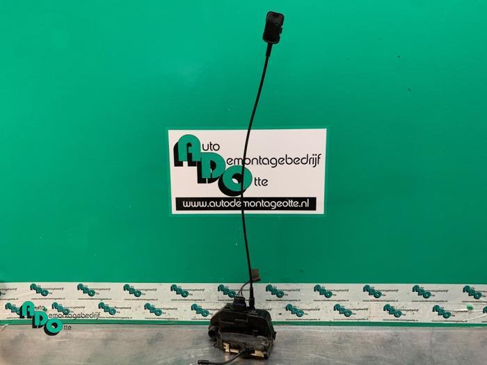 Serrure portière mécanique 4portes avant droite d'un Renau, Renault, -, 3 mois de garantie, Utilisé