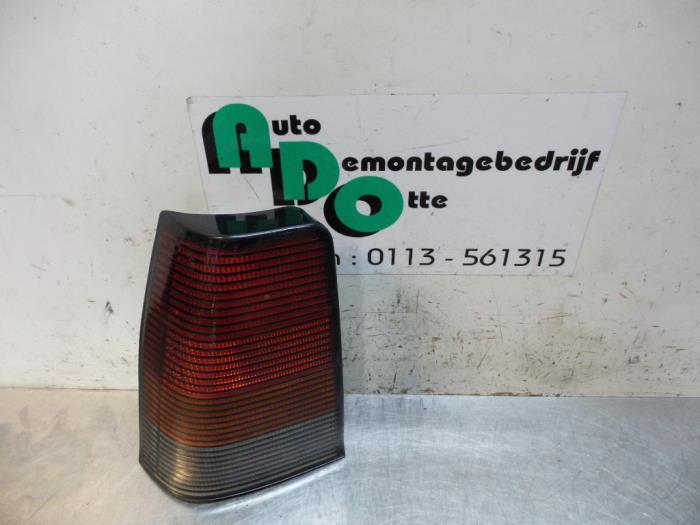 Achterlicht links van een Opel Kadett (Kadett E 84-), Gebruikt, -, -, Opel