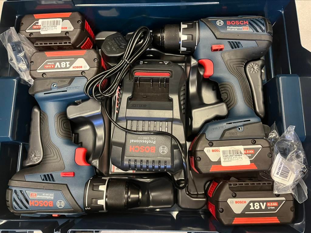 2 x bosch schroef-boormachine + 4 batterijen nieuw!, Ophalen of Verzenden, Nieuw, Boor- en Schroefmachine