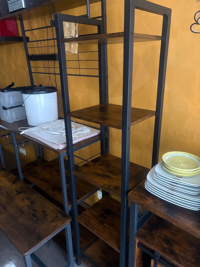 Rekken , Kastje , tafels & stoelen 🪑, Ophalen, Zo goed als nieuw