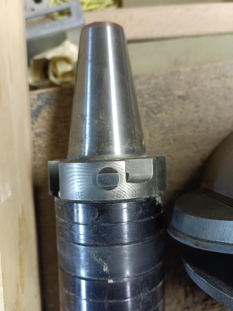 machine à bois, dewalt hettich,porte outil toupie