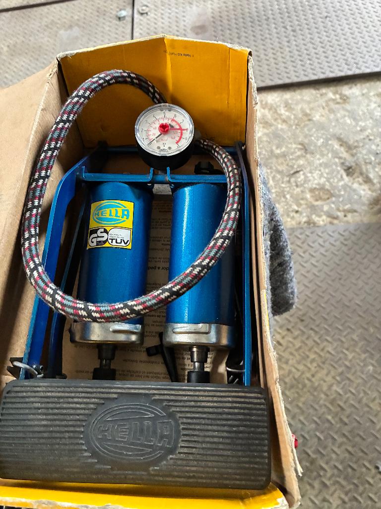 Citroen oldtimer 2cv Pompe HELLA vintage 1985  RARE !!!, Autos : Pièces & Accessoires, Carrosserie & Tôlerie, Enlèvement ou Envoi