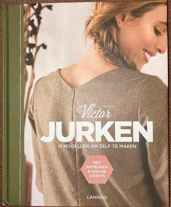 La Maison Victor - Jurken, Boeken, Hobby en Vrije tijd, Ophalen of Verzenden