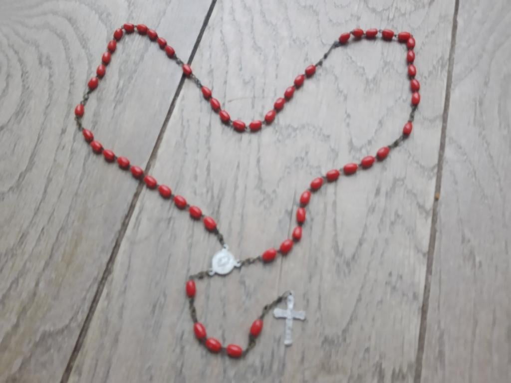 Rode paternoster, Ophalen of Verzenden, Zo goed als nieuw