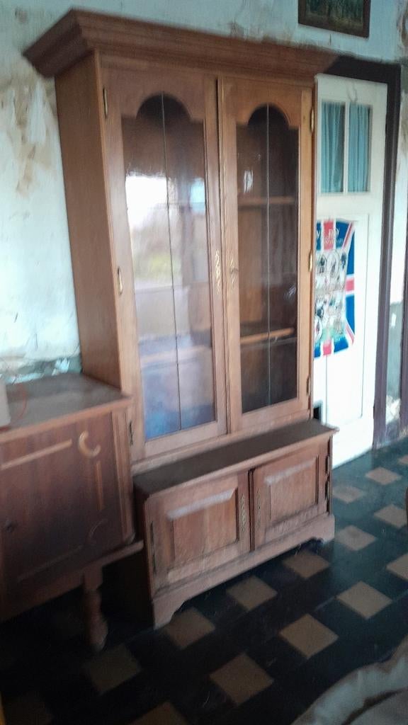 Gratis vitrinekast in 2 delen, Huis en Inrichting, Ophalen, Gebruikt