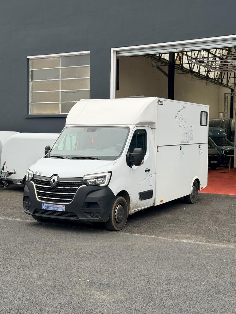 Camion chevaux vl stalles tva recup, Autos, Camions, Entreprise, Caméra de recul, Renault, Diesel, Boîte manuelle, TVA déductible