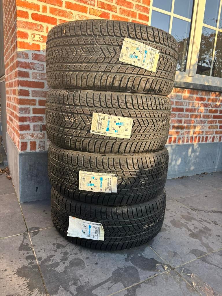 4 pneus d'hiver Pirelli Scorpion, Autos : Pièces & Accessoires, Pneus & Jantes, Enlèvement, Neuf, Pneus hiver