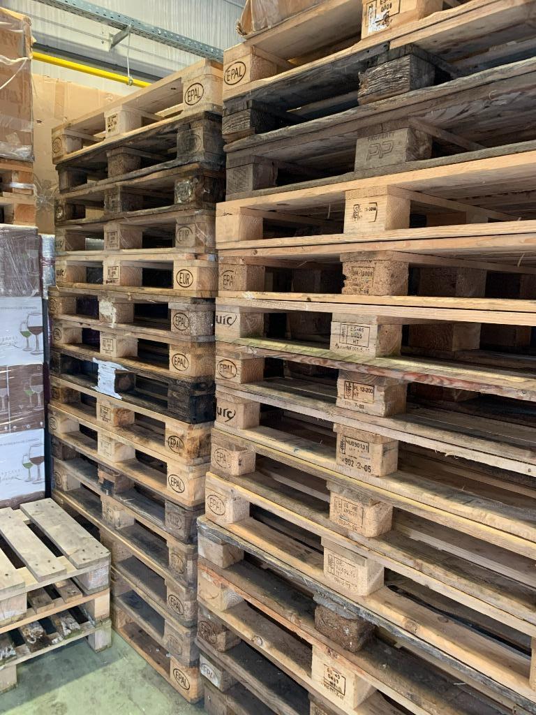 10 Euro pallets 80*120 gebruikte staat. 8€ tot 6 €, Ophalen