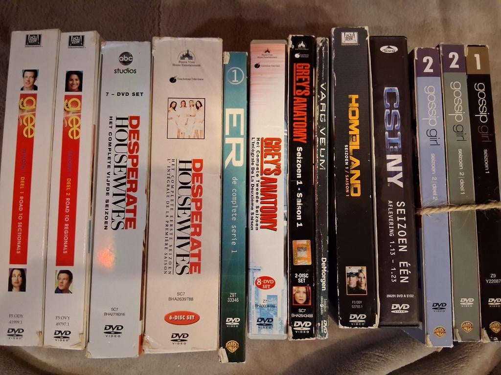 Pakket dvd-boxen tv-series 10€ voor alles samen, Cd's en Dvd's, Dvd's | Tv en Series, Zo goed als nieuw, Actie en Avontuur, Boxset