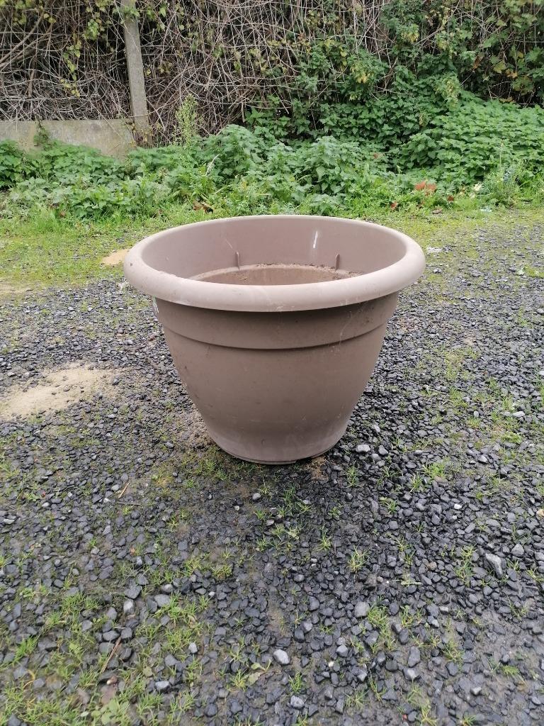 Grand pot de fleur, Jardin & Terrasse, 40 cm ou plus, 40 à 70 cm, Rond, Comme neuf