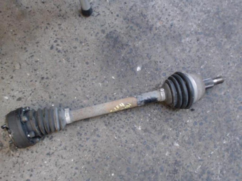 Cardan gauche VW Golf 4 1.9SDi 50kw 1998-2005 LP/14570, Autos : Pièces & Accessoires, Enlèvement, Utilisé