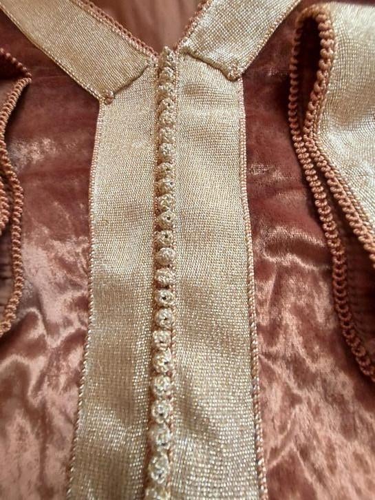 Marokkaanse handgemaakte zandkleurige dievenkaftan, Kleding | Dames, Ophalen of Verzenden, Nieuw