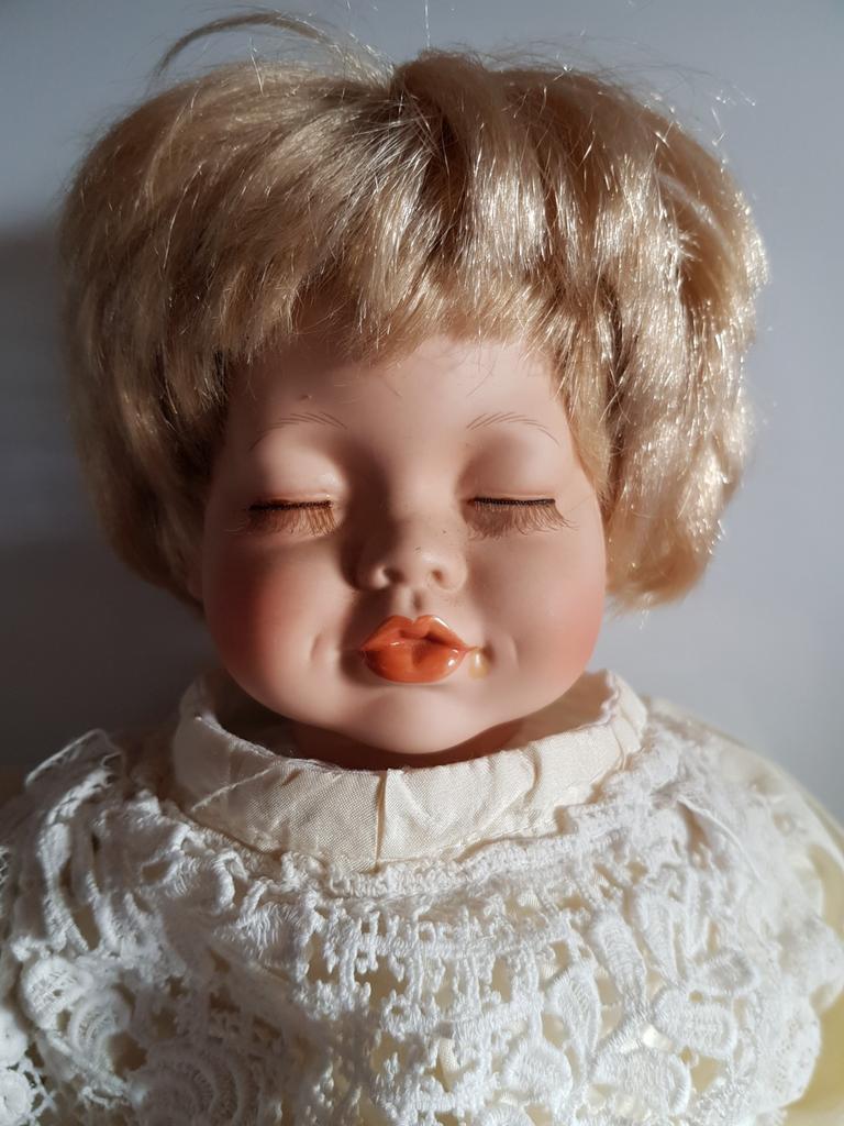 Antieke pop in porselein, 42 cm, Verzamelen, Poppen, Gebruikt, Pop, Ophalen of Verzenden