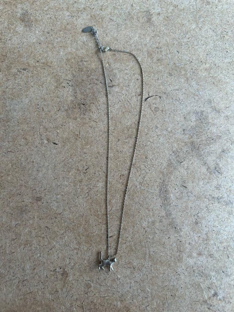 Collier avec petit chat, Handtassen en Accessoires, Kettingen, Ophalen, Zo goed als nieuw, Bruin, Overige materialen