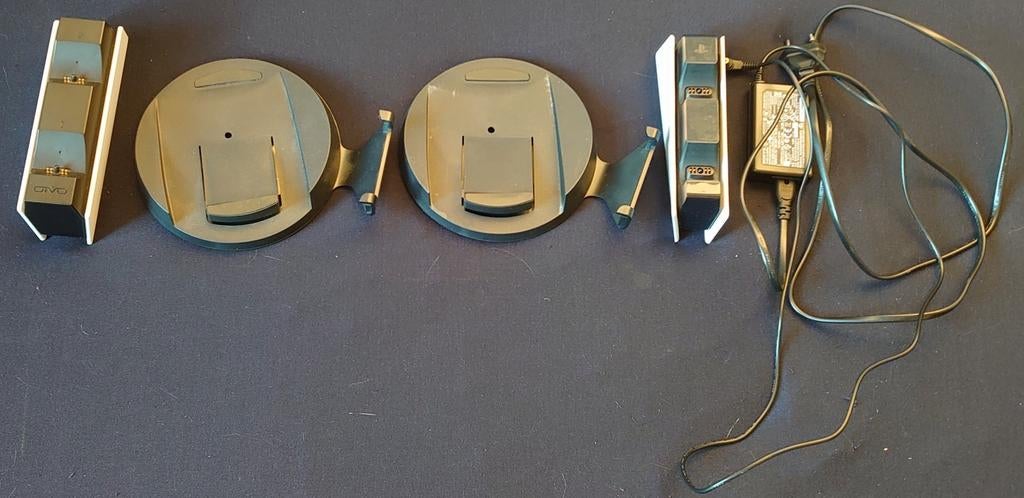 Accessoires et Jeux Playstation 5, Consoles de jeu & Jeux vidéo, Consoles de jeu | Sony PlayStation 5, Comme neuf, Playstation 5