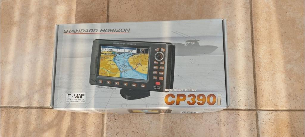 Plotter en AIS. Met C Map kaarten Benelux, Ophalen, Zo goed als nieuw