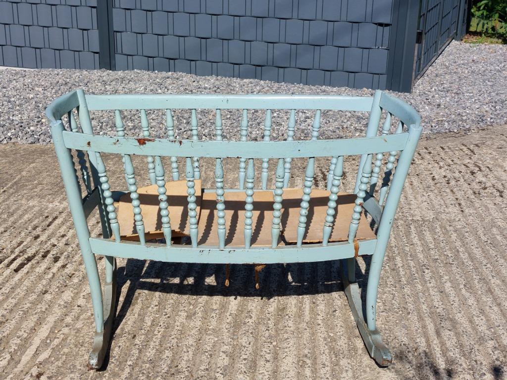 Berceau à bascule vintage pour bébé à restaurer, Enlèvement, Utilisé