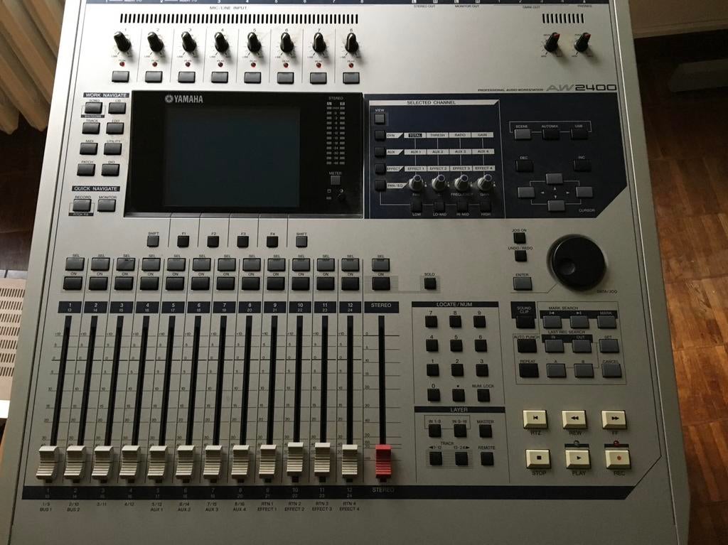 Yamaha AW2400- Multitrack-mixer en -recorder, Muziek en Instrumenten, Ophalen, Zo goed als nieuw, 20 kanalen of meer, Microfooningang