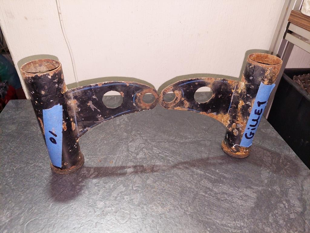 Oreilles de lampe Gillet Herstal, Motos, Enlèvement