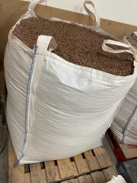 Meranti Pellets Factory Price!!!, 6 m³ of meer, Ophalen, Overige houtsoorten, Blokken