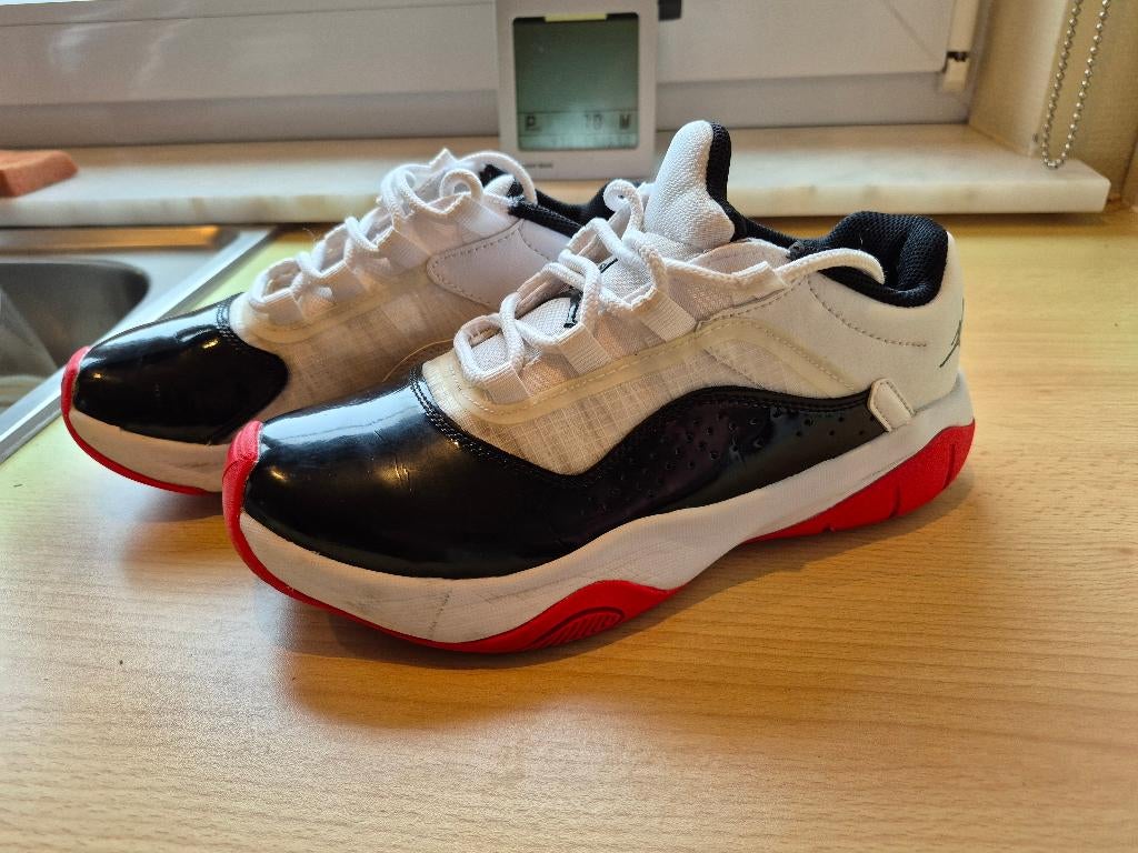 Jordan 11 CMFT low Concord Bred maat 38, Ophalen, Overige kleuren, Zo goed als nieuw, Sneakers