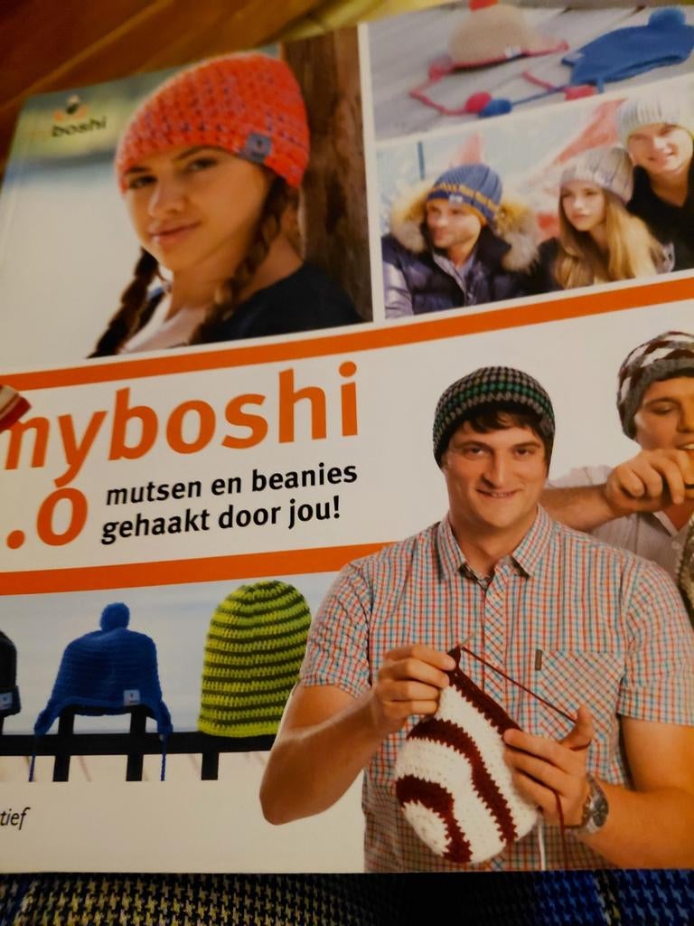 Haakboek mutsen, Ophalen