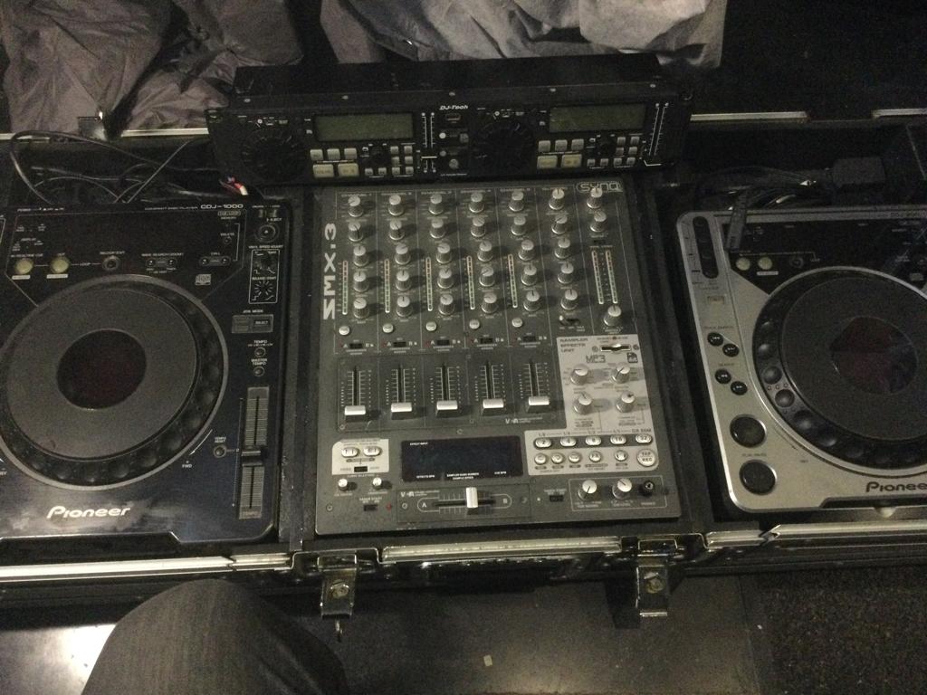 PIONNER CDJ(2x)+ DOUBLE USB/SD+TABLE MIX SYNQ SMX3+FLIGHT C., TV, Hi-fi & Vidéo, Enlèvement ou Envoi, Utilisé, Audio