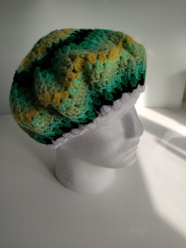 Handgemaakt nieuwe beret, Vêtements | Femmes, Enlèvement, Neuf