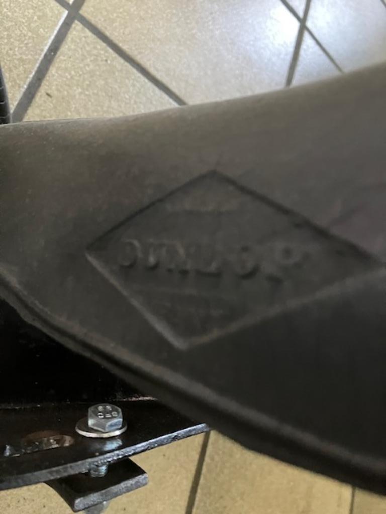 Zweefzadel oldtimer motor Merat / Dunlop, Motoren, Ophalen of Verzenden, Gebruikt