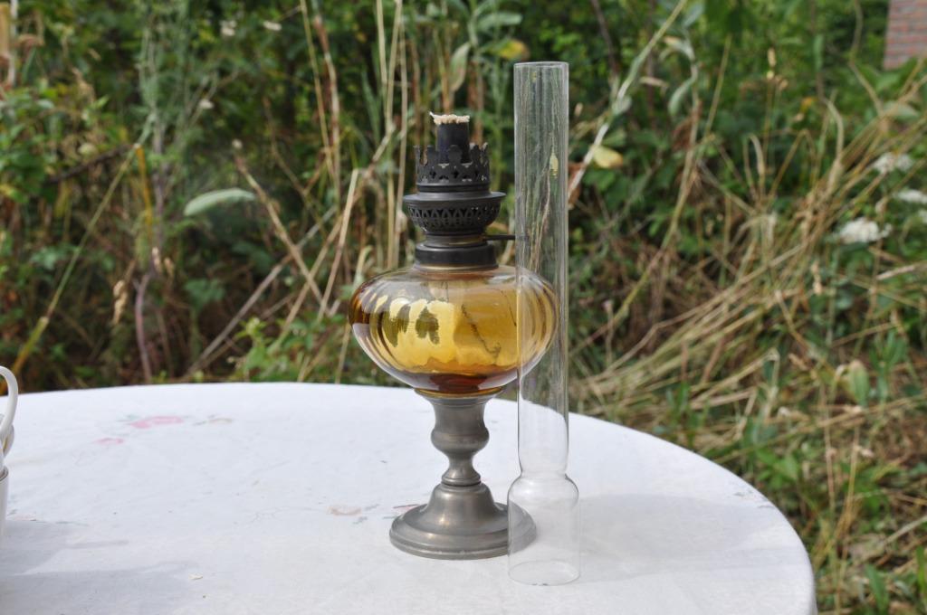 lampe a petrole etain et verre ocre, Antiquités & Art, Enlèvement ou Envoi