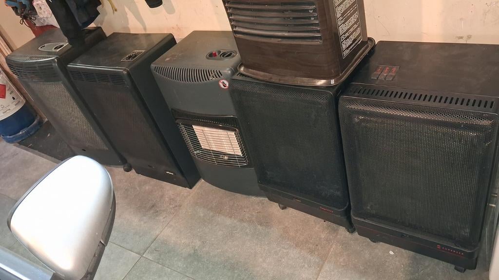 Plusieurs poêle au gaz et un au pétrole vendu ensemble