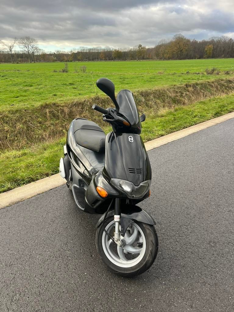 Gilera runner 50cc b klasse, Vélos & Vélomoteurs, Scooters | Piaggio, Autres modèles, Enlèvement ou Envoi, 49 cm³, Comme neuf