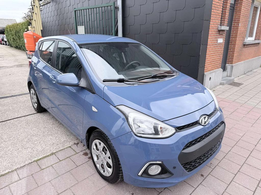 Hyundai i10 1.0 I EDITION POP (bj 2014), Auto's, Hyundai, Gebruikt, Parkeersensor, Blauw, Bedrijf