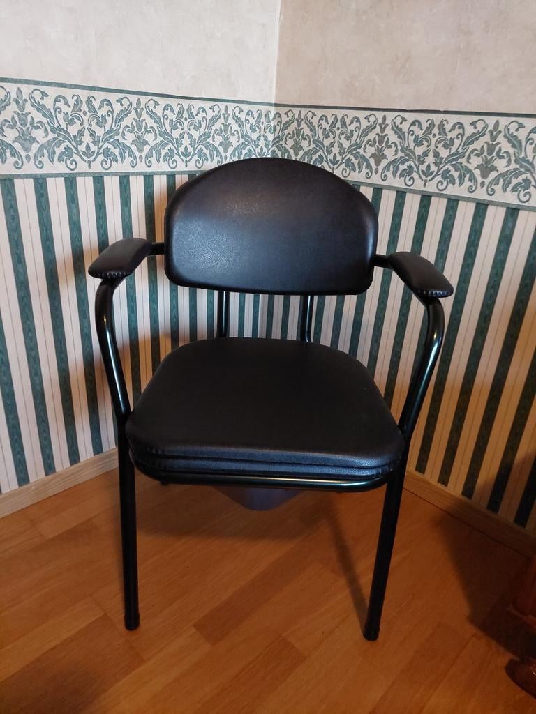 Chaise de toilette : jamais utilisée!!!, Enlèvement